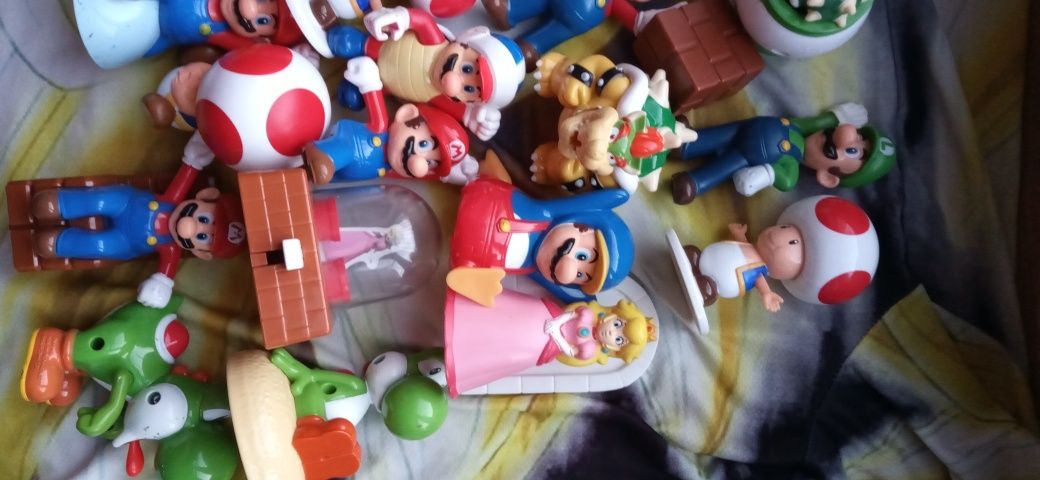 Nintendo oryginalne figurki mario 22 sztuki. Cena za zestaw