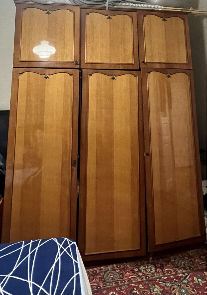 Шкаф деревяный