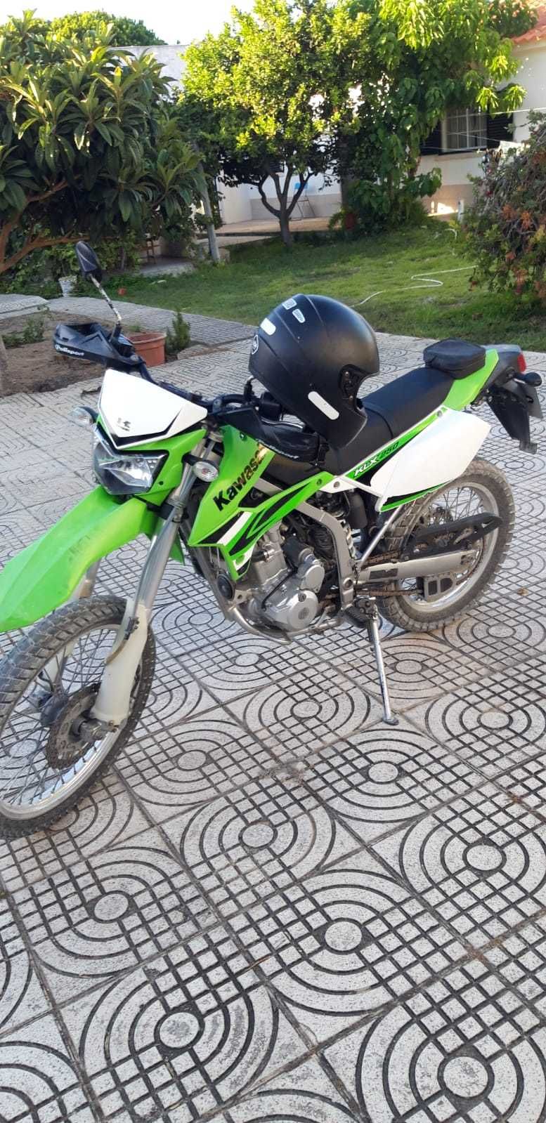 Moto Kawasaki lx250s,pega a primeira !