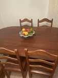 Mesa oval de sala jantar e 6 cadeiras