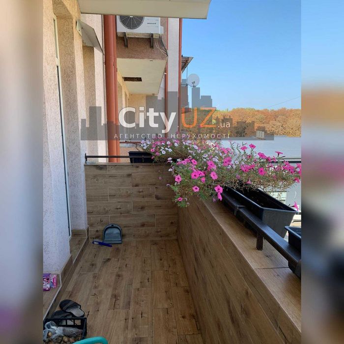 Продам квартиру з видом на парк