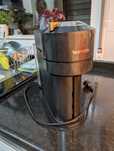 Máquina de Café Nespresso Vertuo Next – Original, Usada em Bom Estado