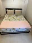 Cama queen com colchao