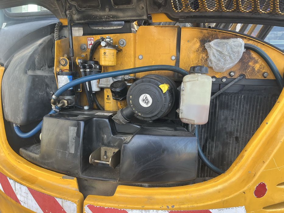 Sprzedam    JCB 8085