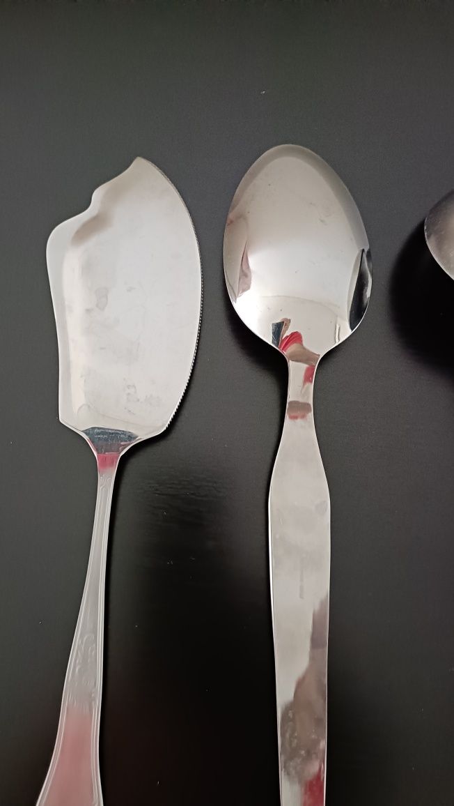 Peças de faqueiro em inox, novas.