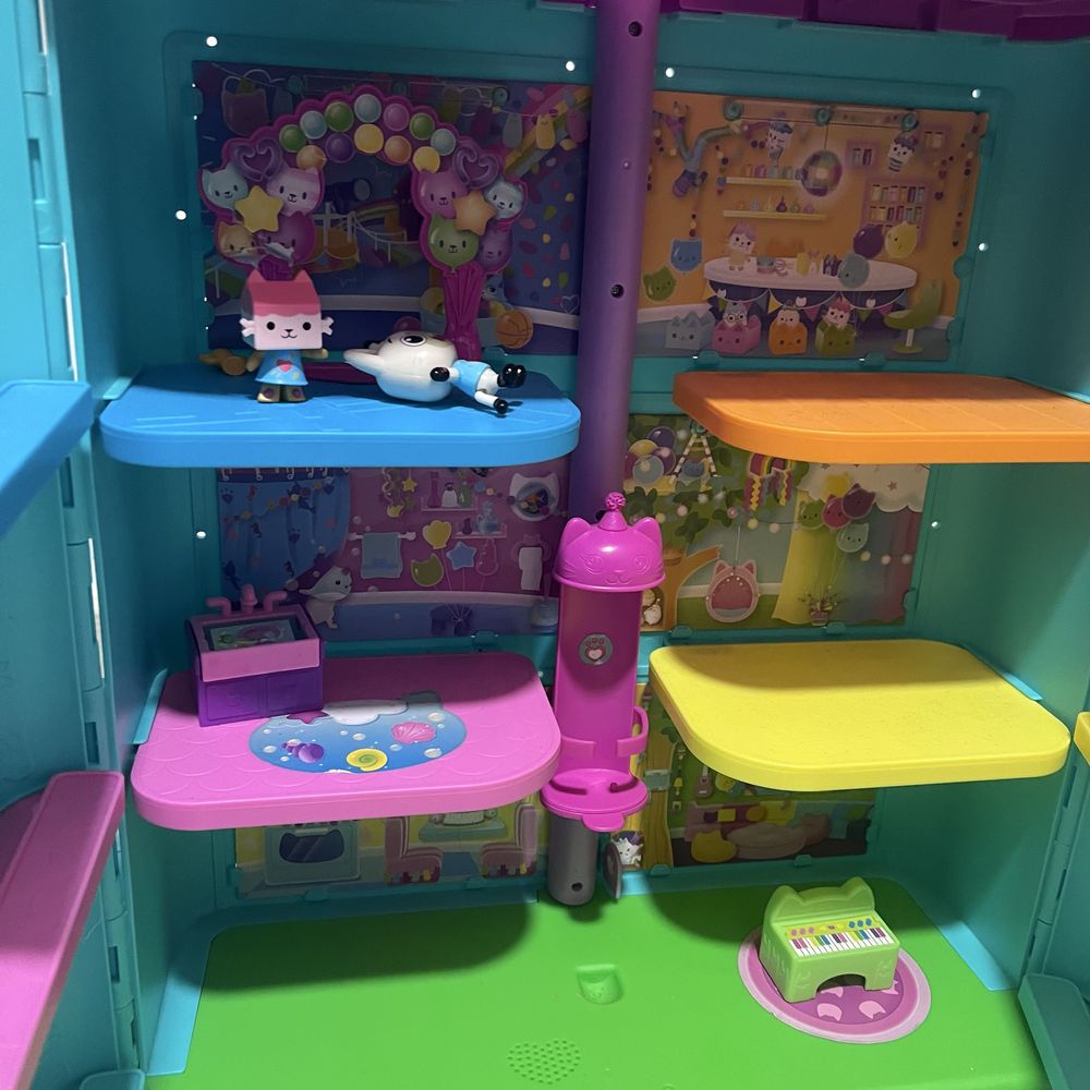 Casa Gabby Gato usada 1x com varios bonecos inclusos
