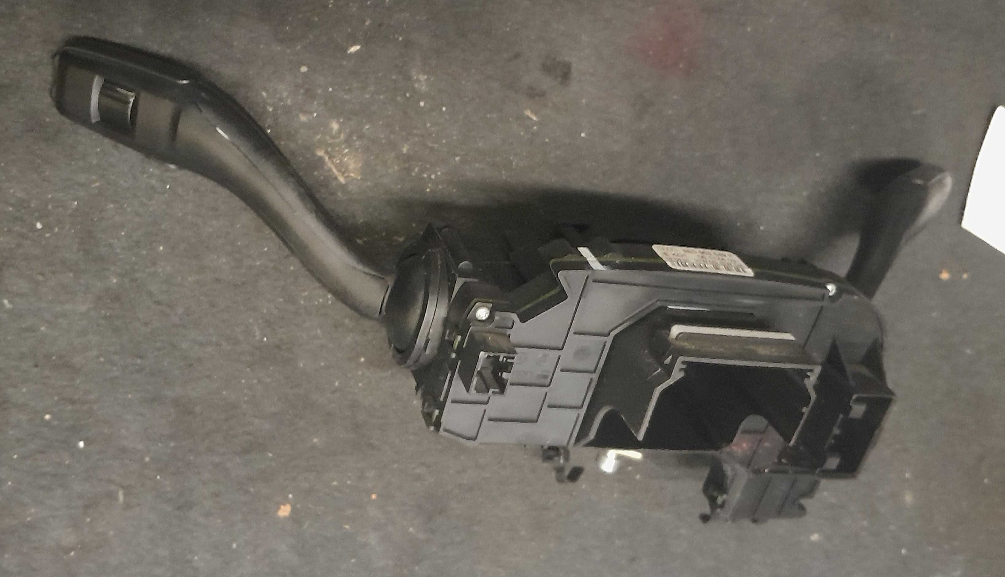 Przełącznik wycieraczek kierunkowskazów manetka Audi A4 B6 8E0'953503B