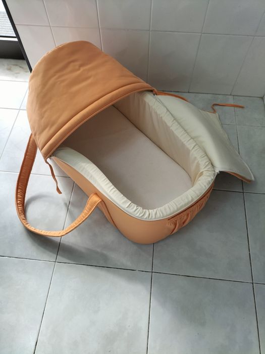 Alcofa para bebé com alças
