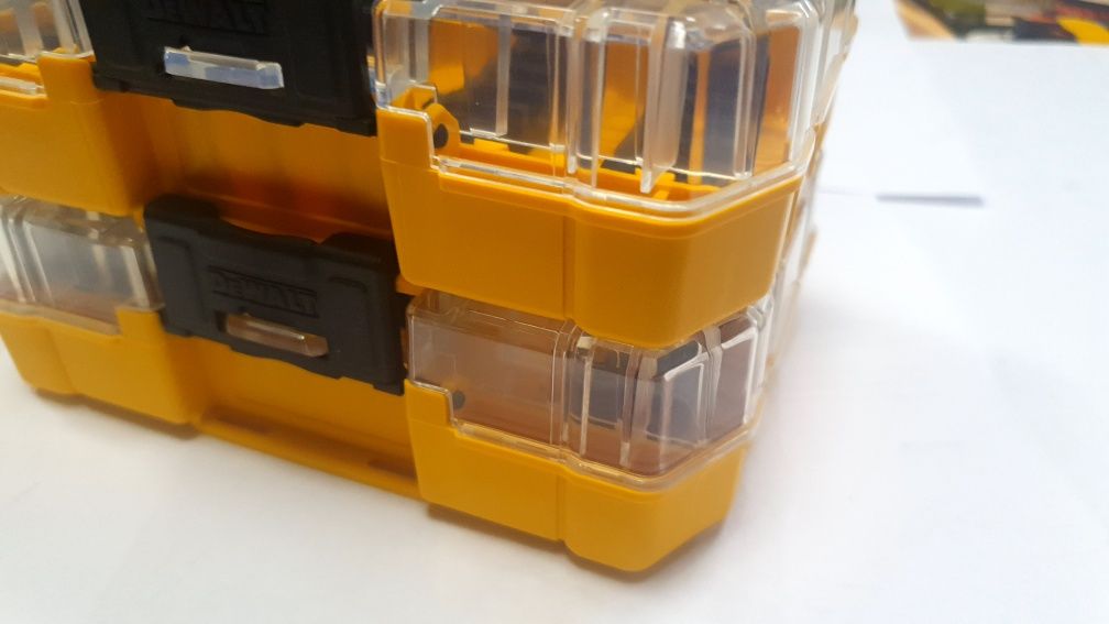 Tough Case S Футляр для біт системи 151x104x50мм DeWALT