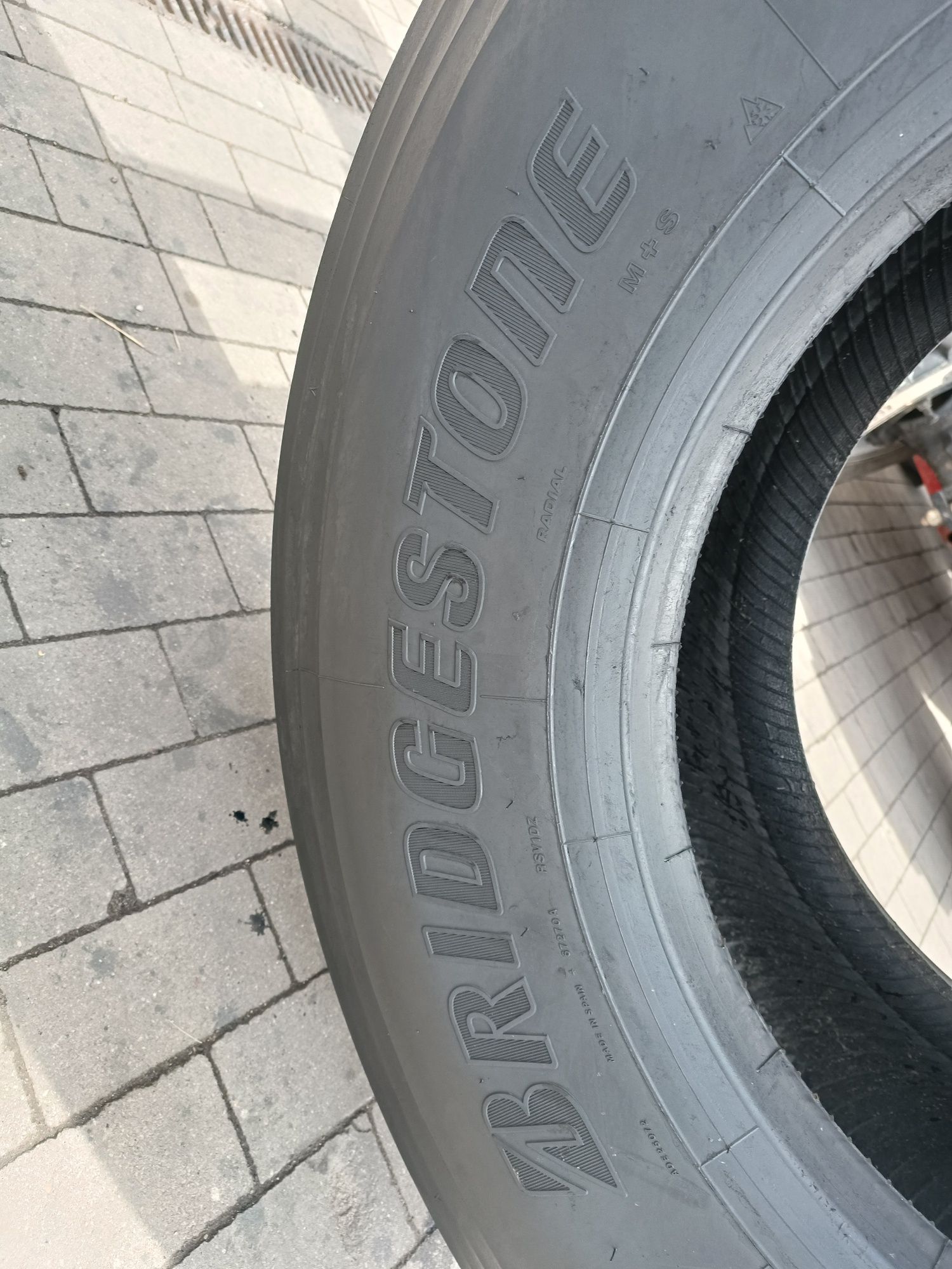385/65R22.5 Bridgestone R-Steer 001 Plus