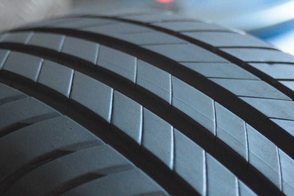 225/45/17 Bridgestone Turanza T005 225/45/17 2020r