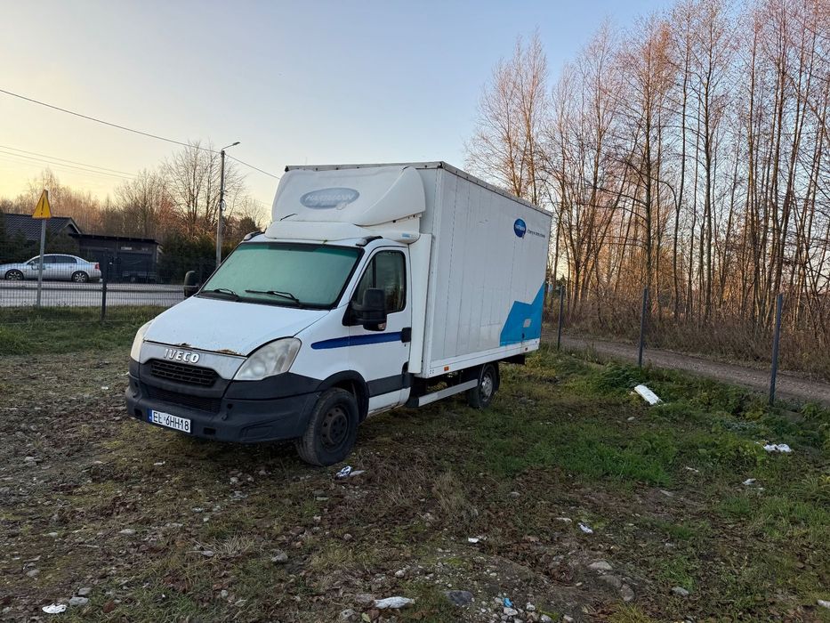 Iveco Daily kontener 2,3 silnik Batman  Iveco daily 2,3 silnik kontener Batman meblowy