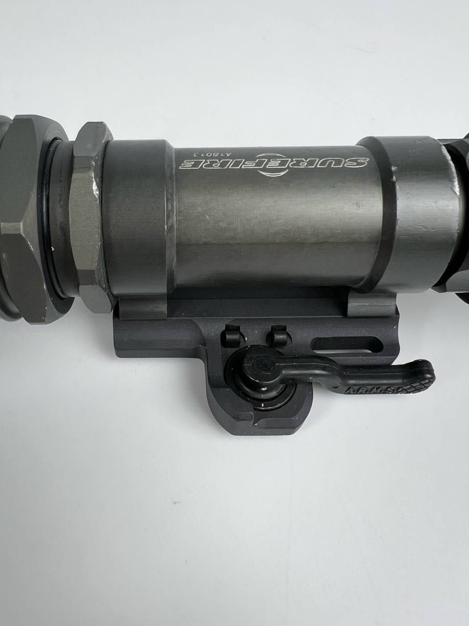 Фонарь SureFire M951 c креплением M93 (Swing-Lever) 41023