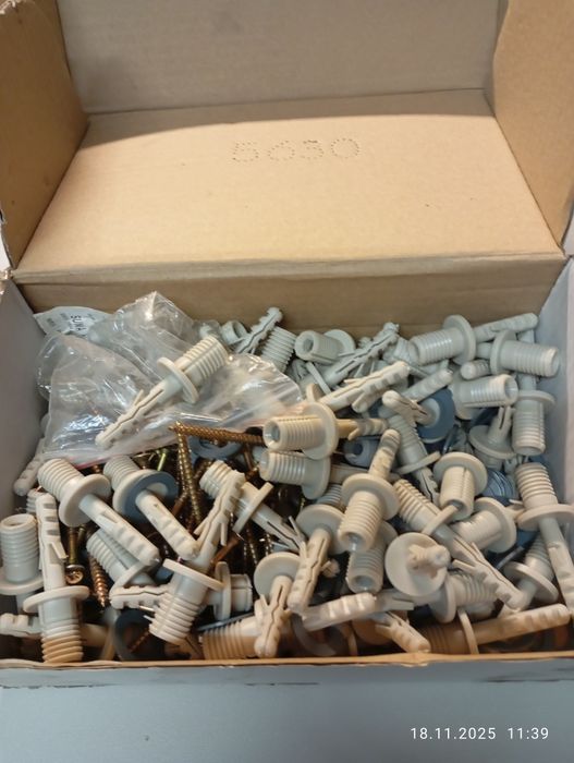 Kołki do montażu schodów