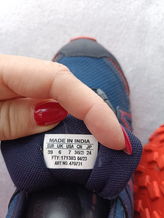 Женские кроссовки Salomon waterproof р39