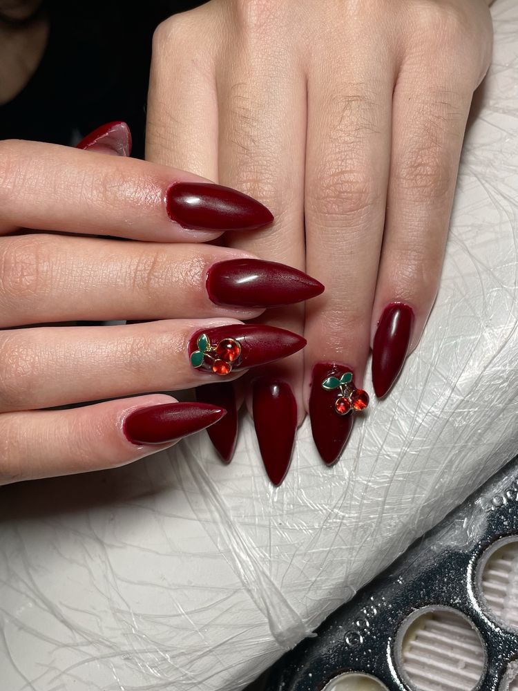 Unhas de gel e verniz gel