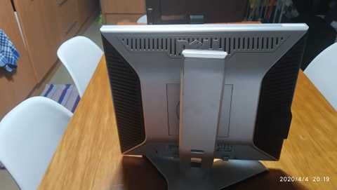 Monitores com entradas VGA
