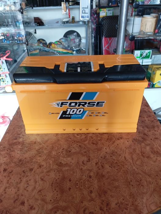 Б/у акумулятори різніх амперажів.