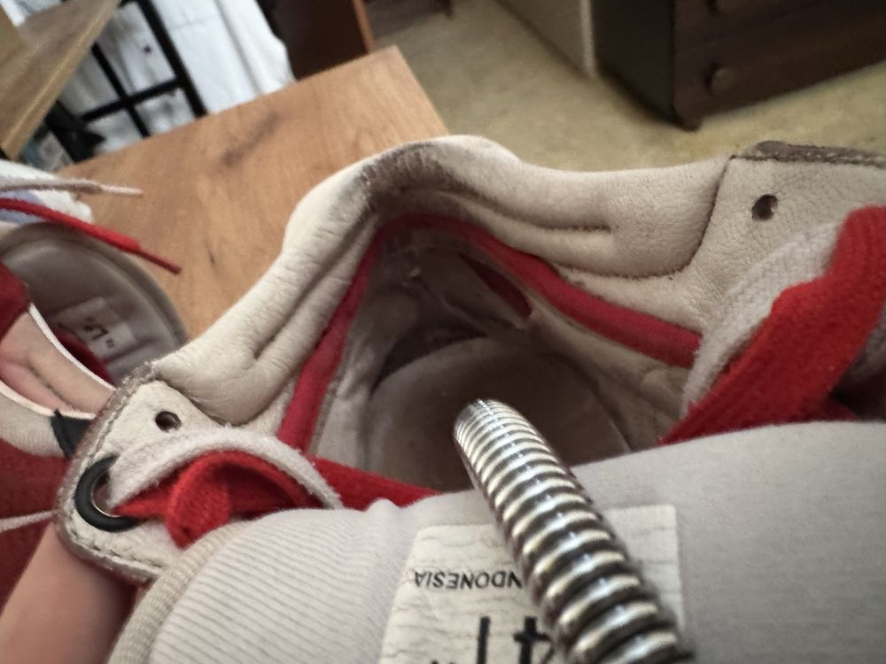 Off white floating arrow/out of office/court 3.0