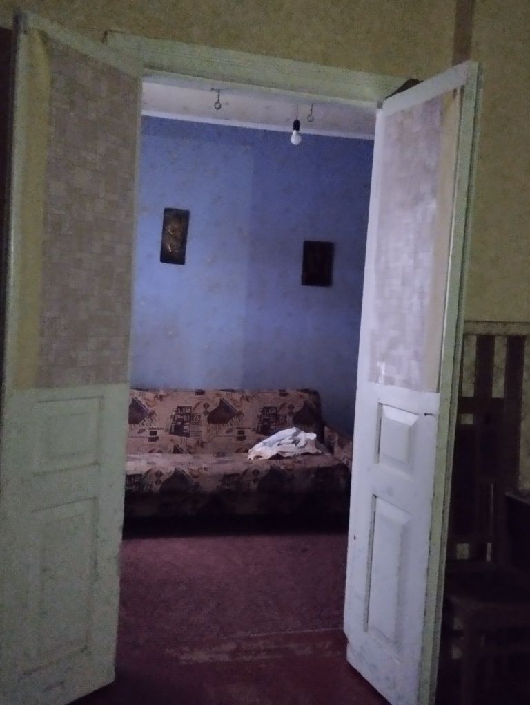 Продам дом  в самом центре Новая Водолага  дом с удобствами