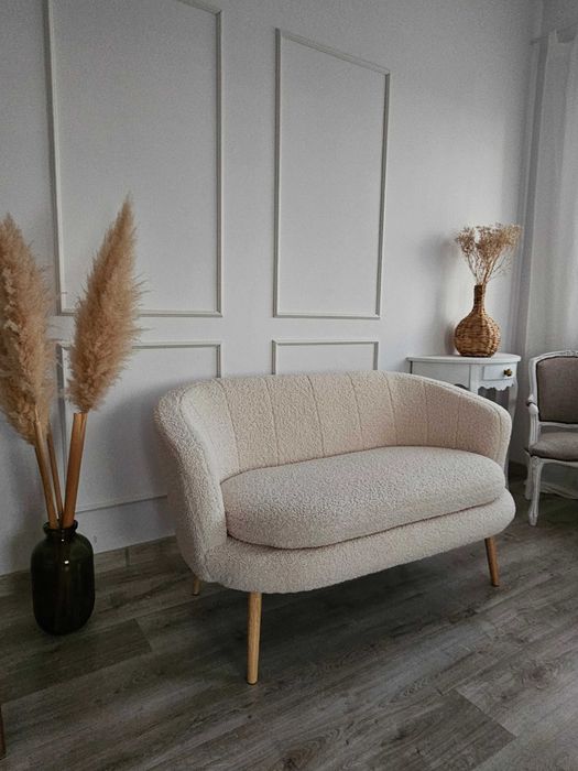 Sofa dwuosobowa baranek z Jysk