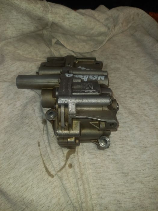 Pompa olejowa silnika bmw 3.0 I N53B30A