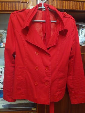 Продам пиджак красный