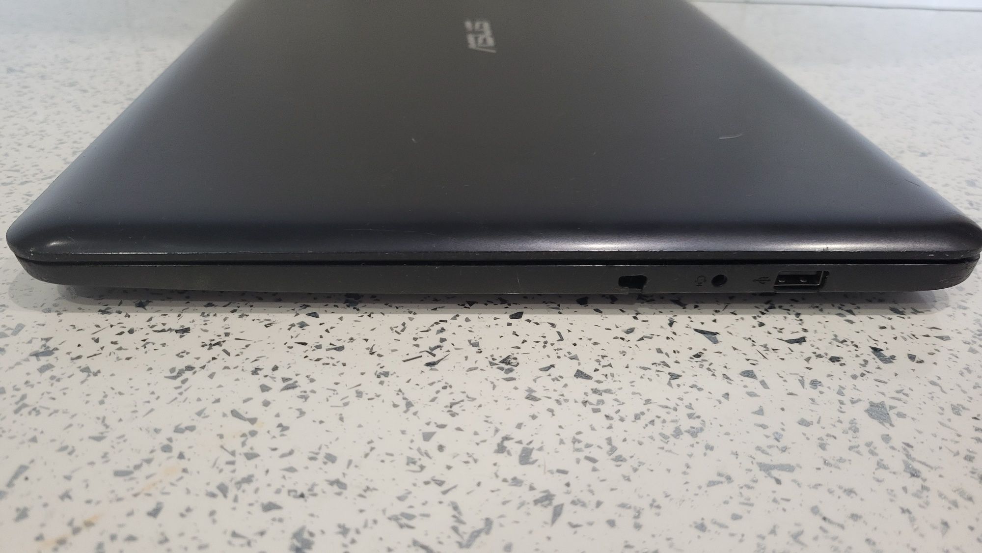 Ноутбук Asus E502N