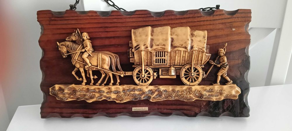 płaskorzeźba na drewnie