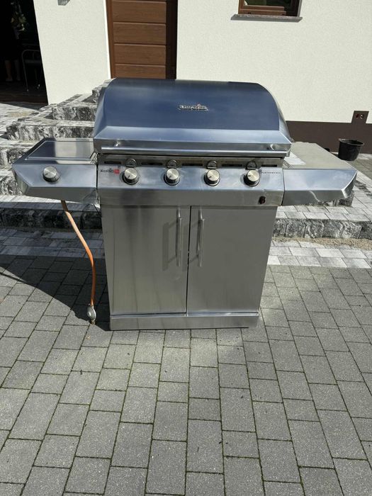 Grill gazowy char broil