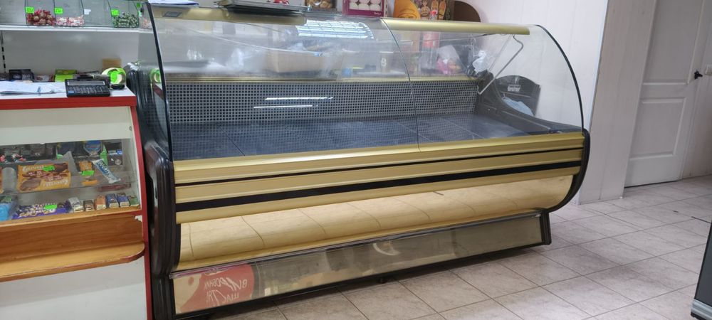 Холодильна вітрина