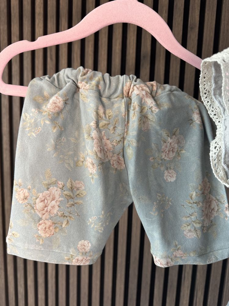 Zestaw koszulka i spodenki w kwiaty handmade 86