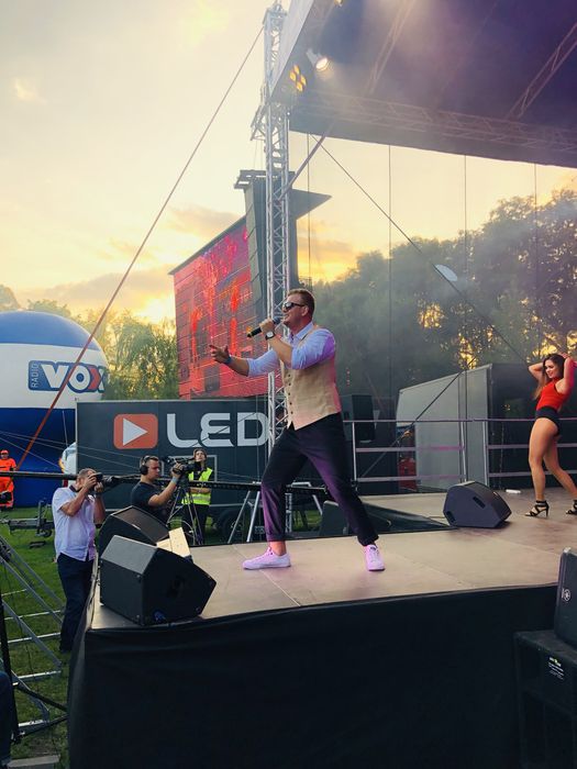 Oprawa muzyczna , Dj, muzyka na żywo, artyści, fontanna iskier, dym
