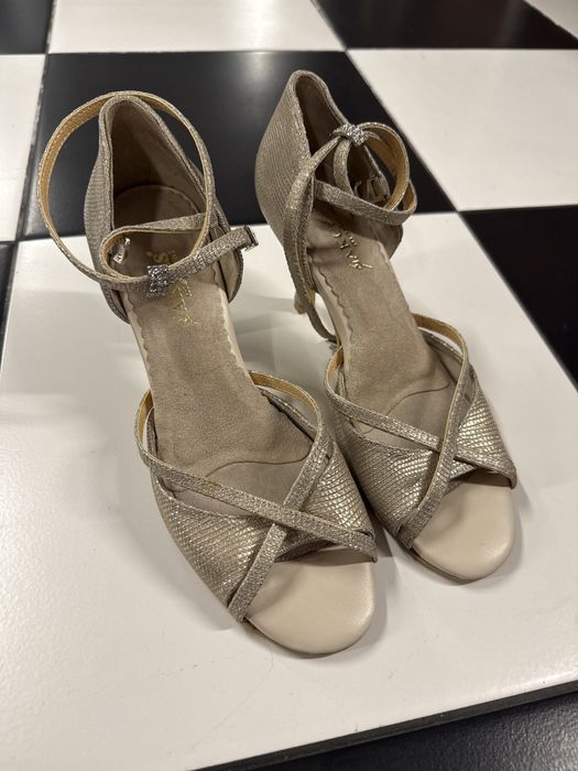 Buty taneczne rozmiar 38 , Akces Dance