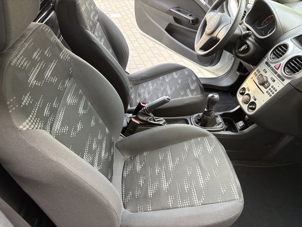 Opel corsa 1.3 Van Ano 2014 Excelente estado 170 mil kms