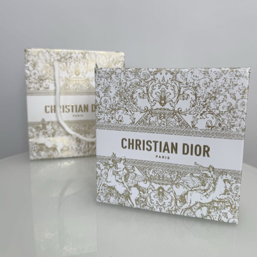 Подарункове пакування (пакет і коробка) Dior.