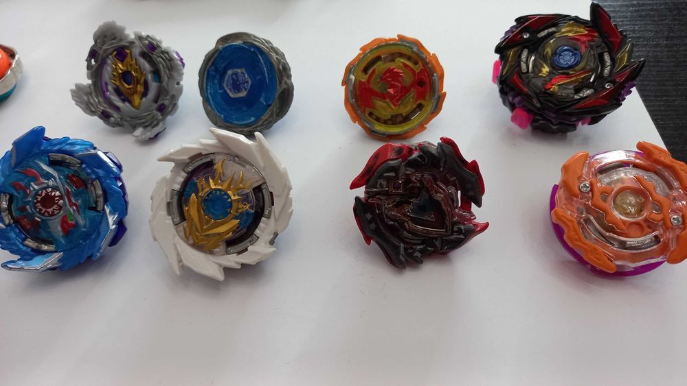 Волчок BEYBLADE Бейблейд пусковое устройство запускалка