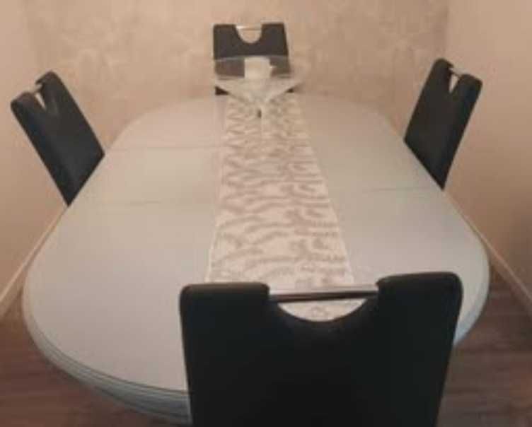 Mesa sala de jantar sem cadeiras