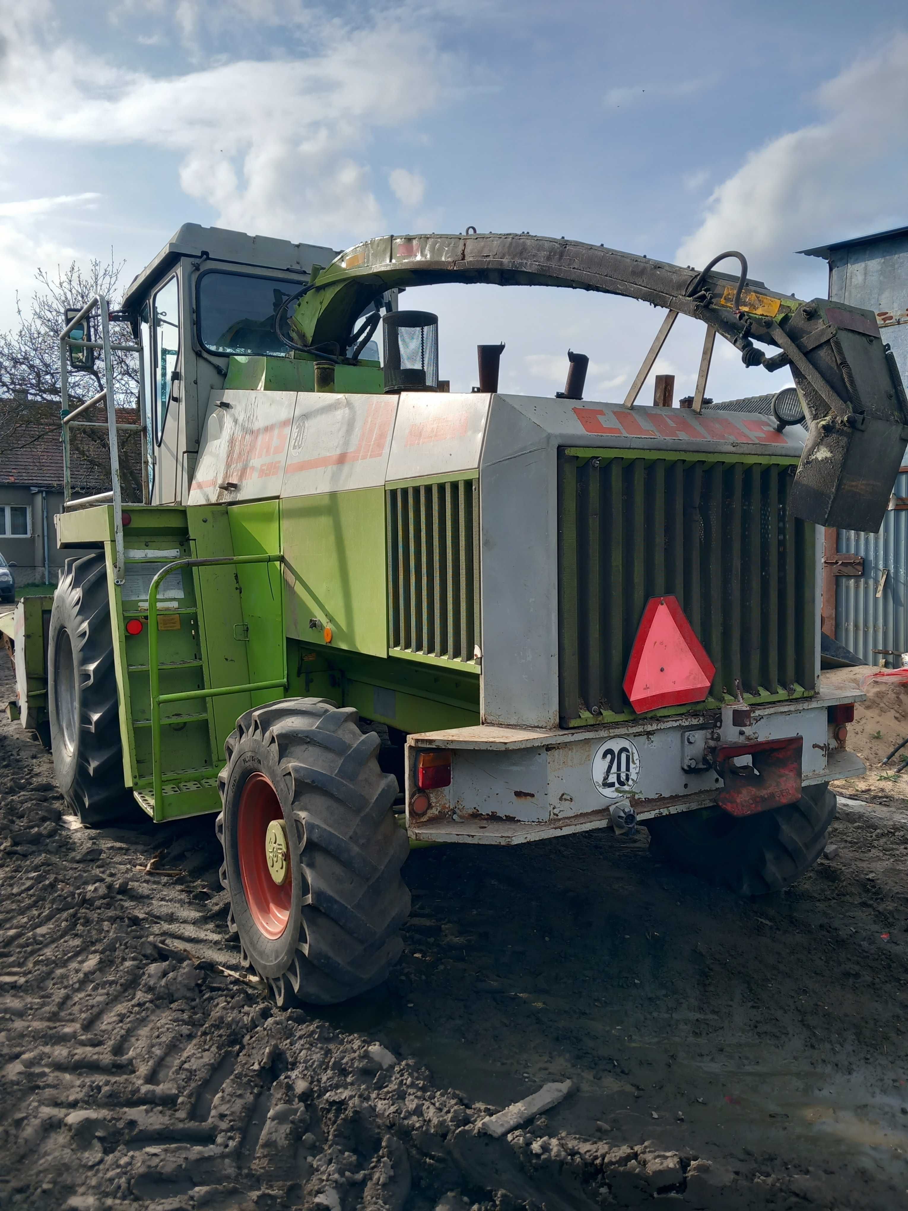 Claas Jaguar Mega 695