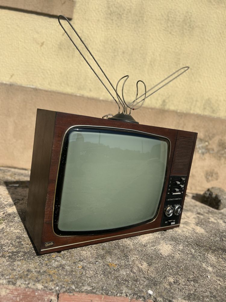 Televisão Antiga Graetz Electronic VC208