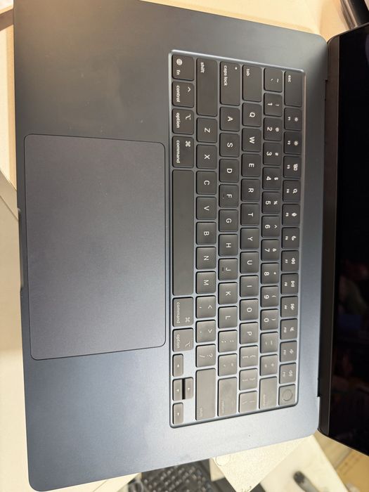 MacBook Air 15 M4 16/256gb 13 циклів заряду