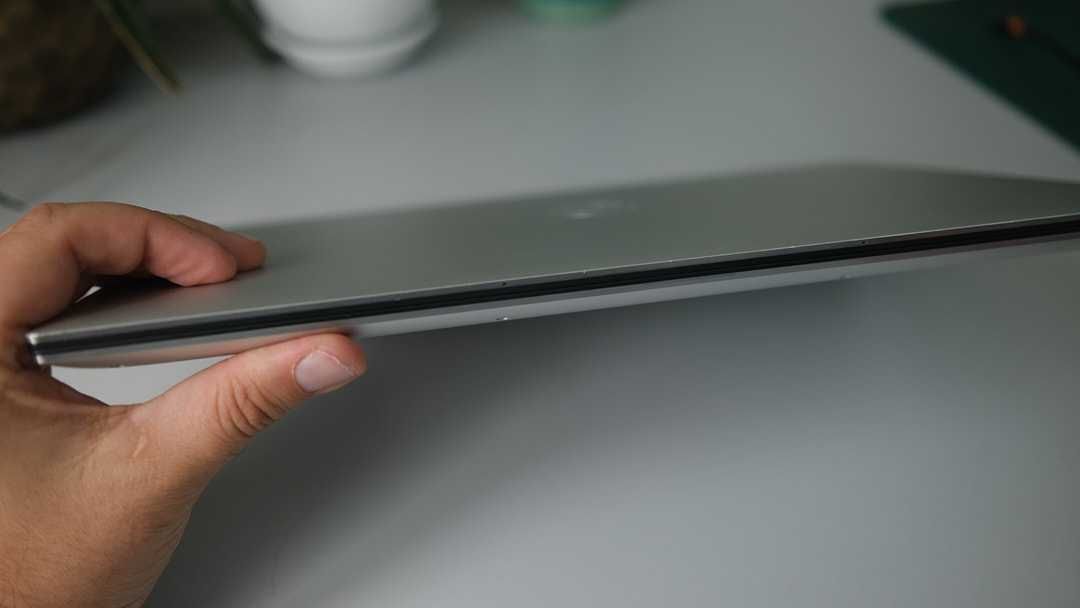 Dell XPS 15 9500 i7 - 10750H 32 gb 1 TB SSD GTX 1650 TI   15,6 FHD IPS