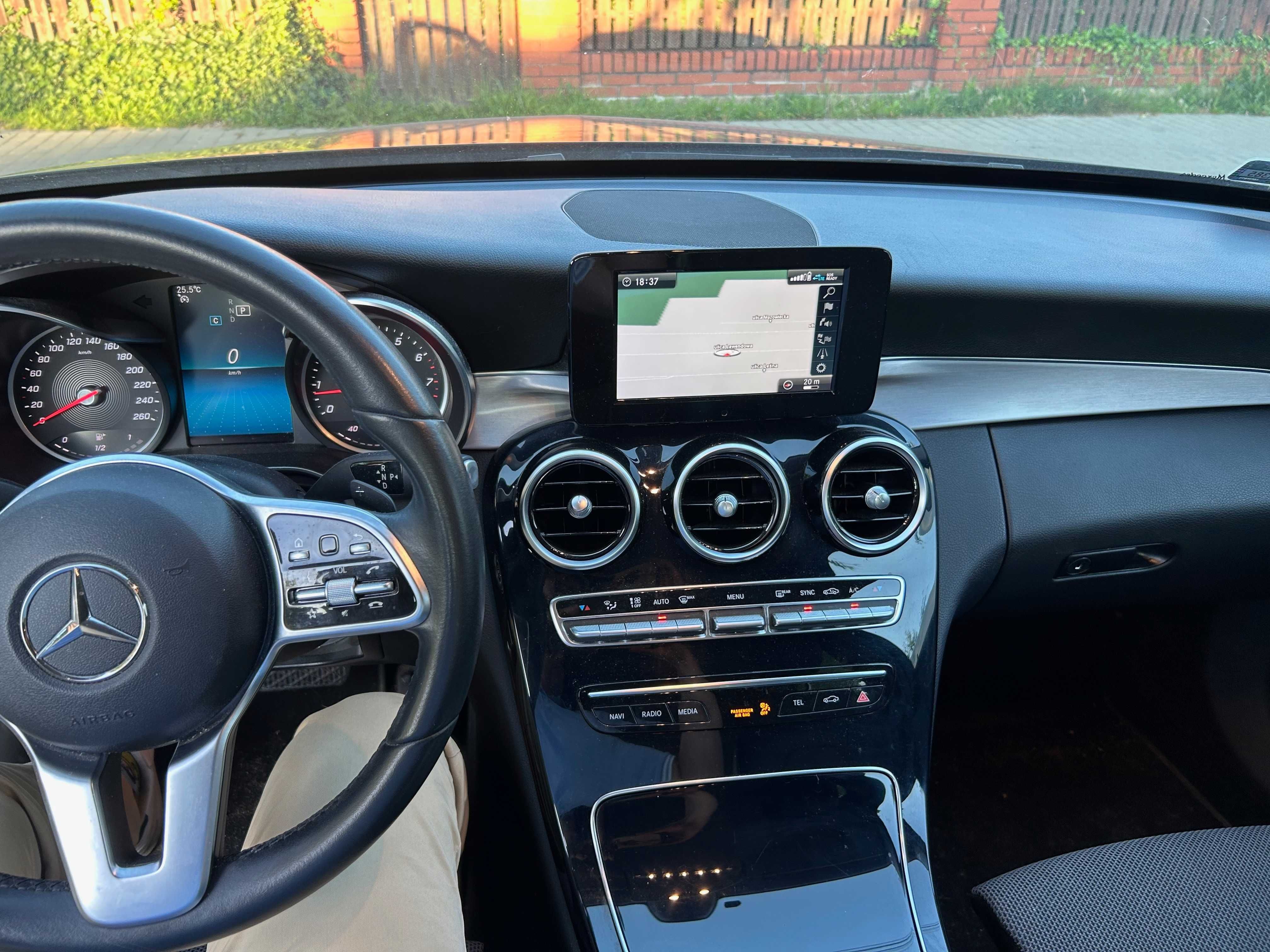 Mercedes-Benz C180 9G-Tronic, 2018, idealny stan, kupiony w salonie