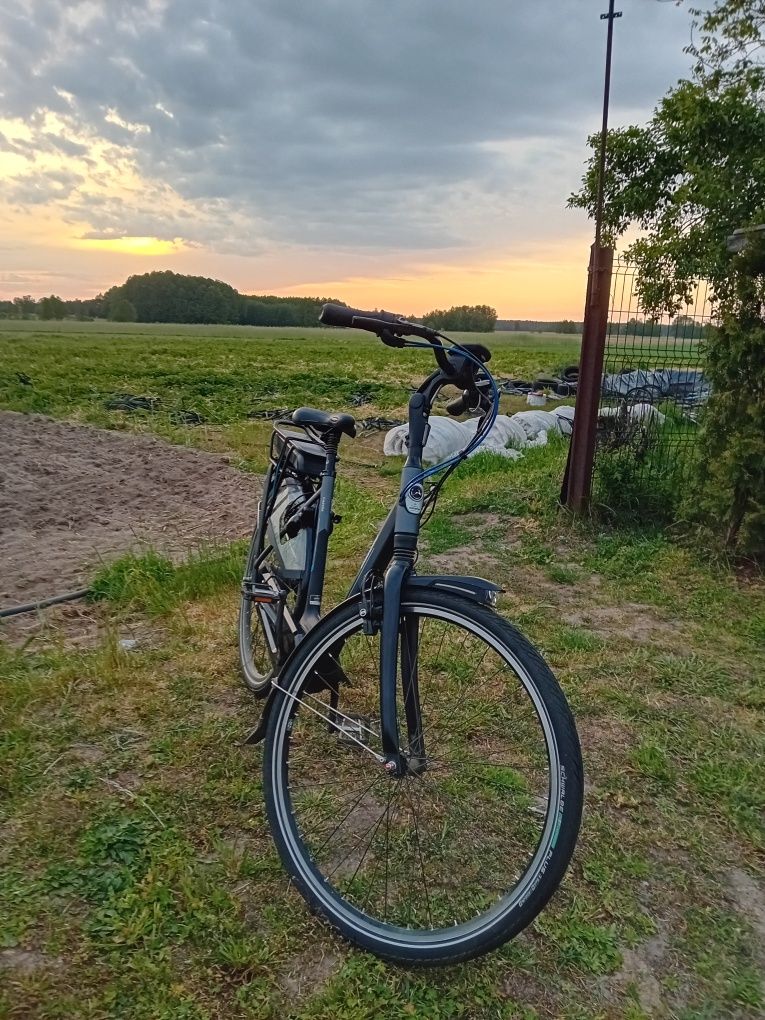 Rower elektryczny gazelle orange c310