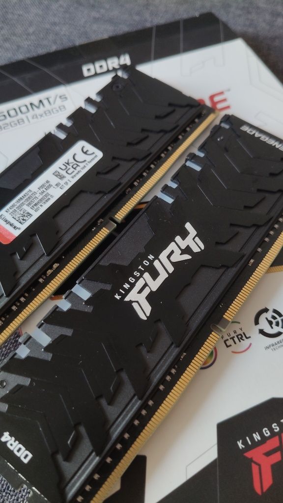 Pamięć RAM Kingston Fury Renegade DDR4 16 GB 3600 MHz LED komplet