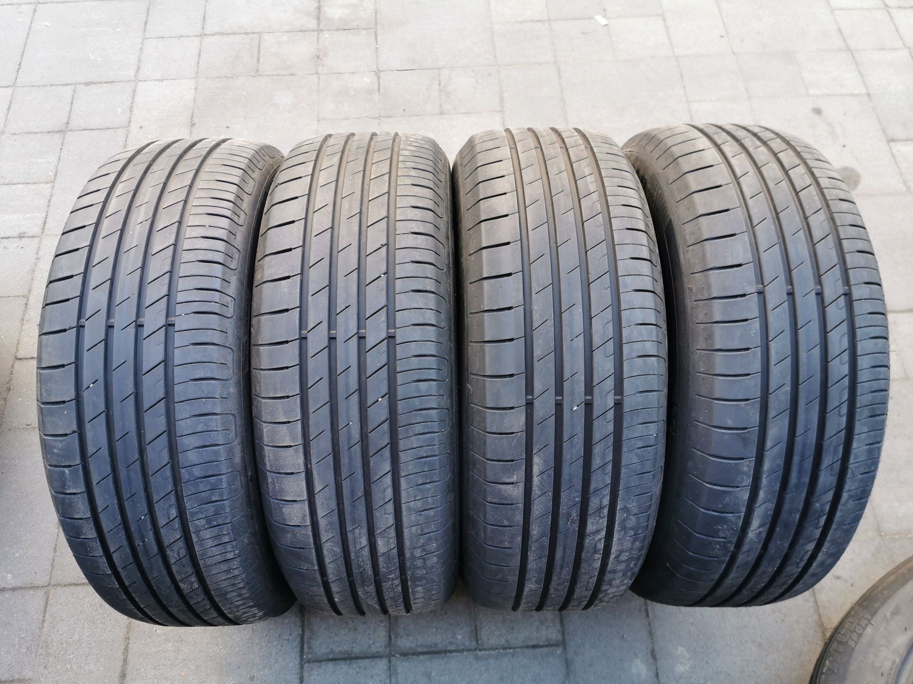 Летняя резина 215/60 R17 Goodyear Efficient