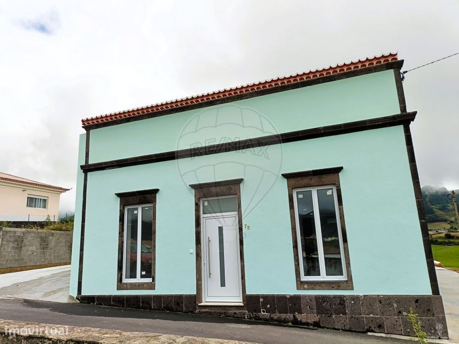 Moradia T4 para venda