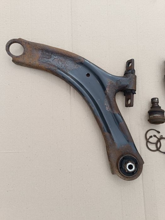 Ричаги передні Nissan Qashqai