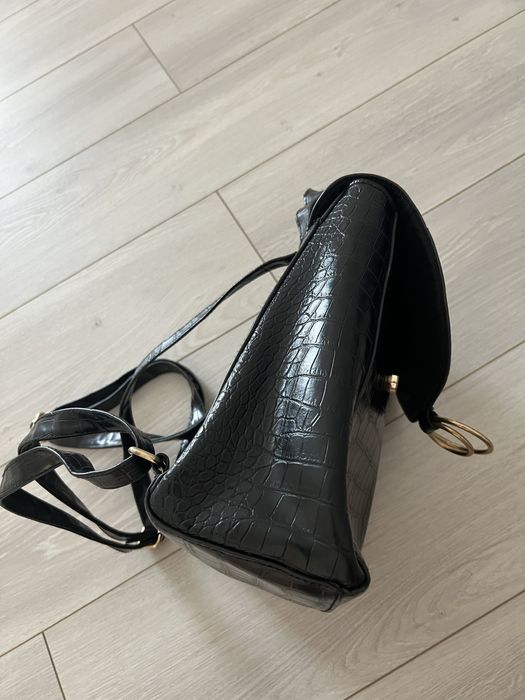 Рюкзак чорний ( крокодил принт)