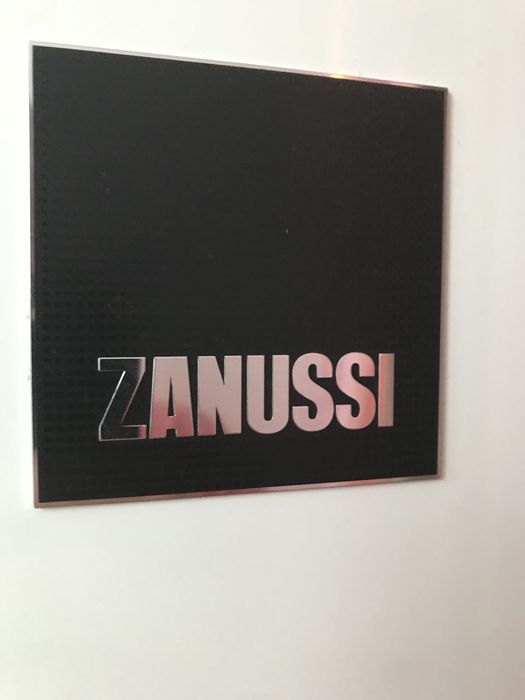 Морозильна камера zanussi